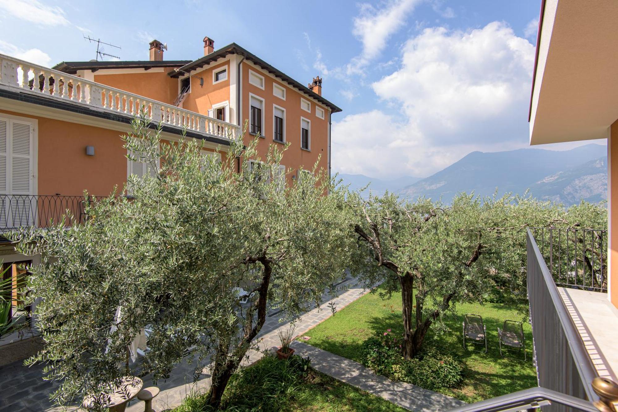 Residenza Di Prestigio In Riva Al Lago Marone Loft Exterior foto